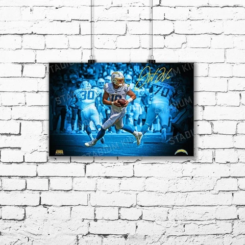 Facsimile Signature LA Chargers Justin Herbert 17 x 11 Spotlight Photograph Cover