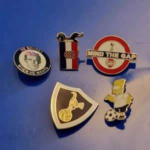 Spurs Badges - Picture 1 of 1