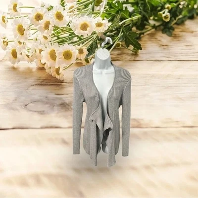 Cárdigan para mujer New York & Company grande plateado metálico cascada acanalado trabajo Foto 1 de 4