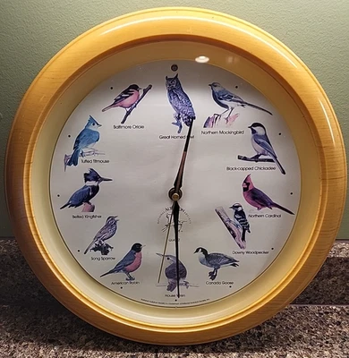 Reloj de pared colgante Audubon Chirping Songbird Owl 13" imitación madera grano de colección funciona Foto 1 de 4