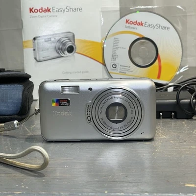 Kodak EasyShare V1003 10MP Digital Camera w/ Charger/ Battery/SD Card Tested! - Image 1 of 4