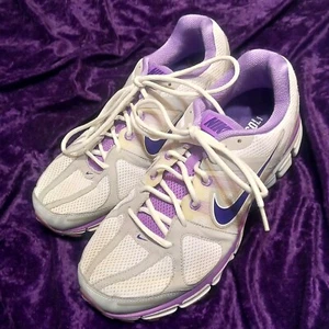 Nike Pegasus 28 Athletic Running Shoe Womens Size 10 White & Purple ๐ Nice! - Picture 1 of 13