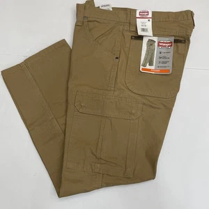 Wrangler Ranger Relaxed Fit Size 32x30 Unrestricted Movement - 9 Tools Pockets. - Picture 1 of 11