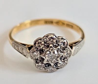 18ct Yellow Gold and Platinum Ring Diamonds PLAT & 750 Hallmarked Ring Size P - Image 1 of 4