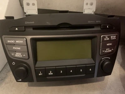 961602Y730TAN AUDIOSYSTEM / RADIO-CD / 96160-2Y730  HYUNDAI IX35 1. - Bild 1 von 3