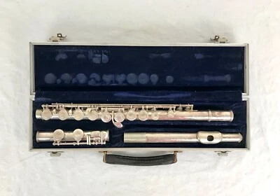 Bundy Selmer Flute with Armstrong Case - Image 1 of 4