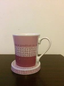 Rosa und Weiß Druck Tasse/Becher mit Deckel/Untersetzer 8 Unzen Bad Hair Day - Good Hair Day - Bild 1 von 8