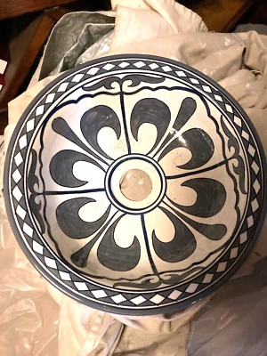 Fregadero/sombra de porcelana vintage encendido a mano, pintado y firmado Foto 1 de 3