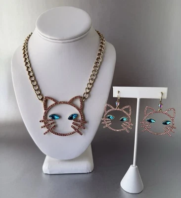 Collar y pendientes Betsey Johnson rosa pavé cristales cara de gato estrás ojos Foto 1 de 4