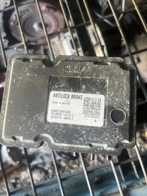 Jeep JK Wrangler ABS тормоз управления модуль и насос P52126282AC 2008 07 09 10 - Изображение 1 из 3
