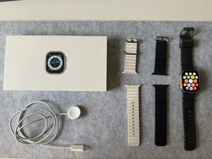 Apple Watch Ultra 1 49mm Titanium Case, Two Ocean Bands and Nomad Rocky Point - Photo 1 sur 4