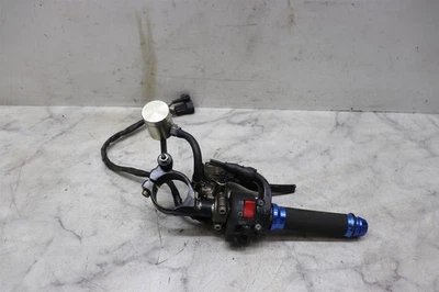 Interruptor de control derecho Kawasaki Ninja ZX636 2005-2006 con maestro de freno delantero Foto 1 de 4