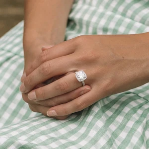 5 kt Kissenschliff Moissanit Halo & Pave Verlobungsring für Frauen 14 K Weißgold - Bild 1 von 6