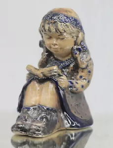 KERAMIKFIGUR Westerwälder Keramik FIGUR Steinzeug Salzglasur Mädchen sitzend - Bild 1 von 15