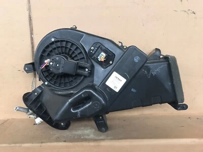   2004 2005 2006 2007 2008 2009 CADILLAC SRX REAR HEATER BLOWER MOTOR 25725549 - Image 1 of 4