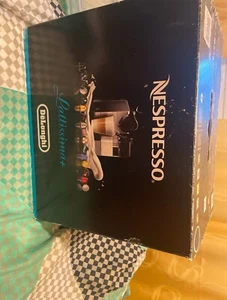 DeLonghi Nespresso Lattissima + Plus EN520BL Cappuccino - Bild 1 von 3