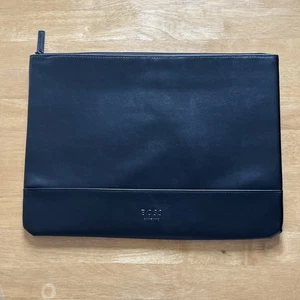 Hugo Boss Parfums Black Vinyl Tablet Laptop Sleeve Bag 15” X 11” BNIP - Picture 1 of 5