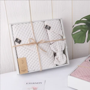 3 Piece Spa Gift Set Luxury Towel Set Spa Gift Box Holiday Gift Box for Women - Picture 1 of 13