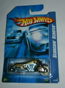 2007 HOT WHEELS - SCORCHIN' SCOOTER METAL FLAKE PURPLE & YELLOW TRIM - Picture 1 of 3