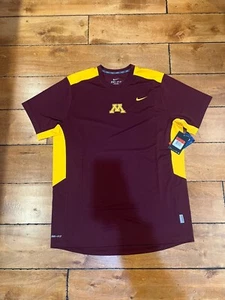 NIKE Minnesota Golden Gophers FOOTBALL DRI-FIT T-SHIRT MAROON L NWT - Picture 1 of 4