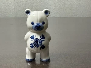 Blue Delft 2 1/2" stehender Bär Figur - Bild 1 von 4