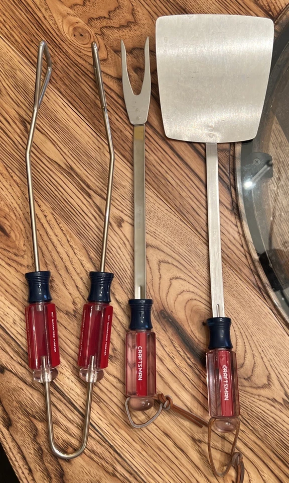DE COLECCIÓN HERRAMIENTA ARTESANAL Destornillador Manijas Parrilla Juego Utensilios ESPÁTULA, PINZAS Y HORQUILLA  Foto 1 de 3