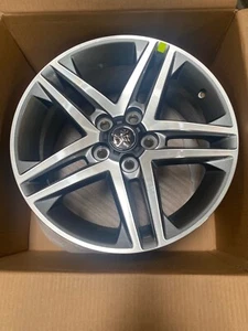 Genuine Holden VE S2 SS-SV6 2010-2012 " ALLOY WHEEL & CAP " - Picture 1 of 7