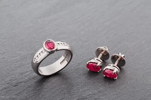 Rubin und Diamant Ring und Ohrringe Set *Zertifikat* - Bild 1 von 2