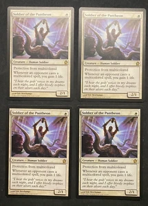 4x Soldier of the Pantheon - MTG Magic The Gathering - Theros - Playset LP+ - Picture 1 of 2