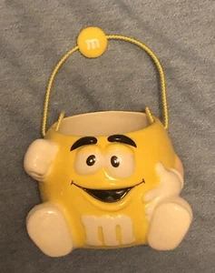 Gelbe M&M's Keramiktasse mit oberseitigem Henkel NEUWERTIG - Bild 1 von 5