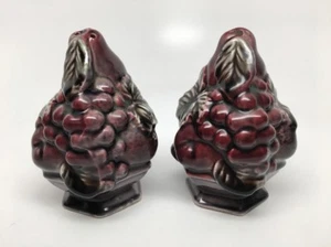 Vintage INARCO PURPLE FRUIT SALT & PEPPER Shaker Set - E-2709 EMBOSSED DESIGN - Picture 1 of 7