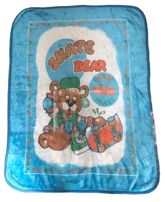 Manta para bebé Novatex patín oso polar suave brillante colores neutros Foto 1 de 4