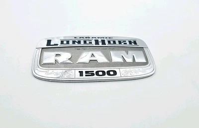 Dodge Ram 1500 Laramie 2011-2018 bocina larga puerta delantera cromo emblema insignia OEM Foto 1 de 3
