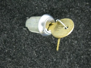 Ein/Aus Schlüsselschalter Schloss gleich verschlüsselt, Schlüssel abnehmbar in AUS-Position mit 2 Schlüsseln - Bild 1 von 10