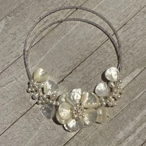Mother Of Pearl And Freshwater Pearl Necklace Flower With Pearl Cluster - Picture 1 of 10