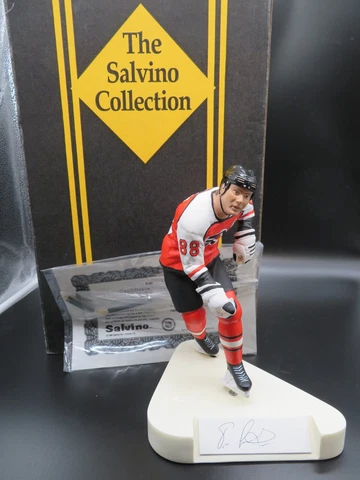 ERIC LINDROS Hand-Signed SALVINO Figurine, Limited #429/888, Philadelphia Flyers Cover