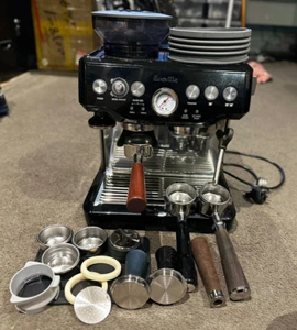 Breville Barista Express coffee machine $400 dollars worth of extras black - Bild 1 von 5