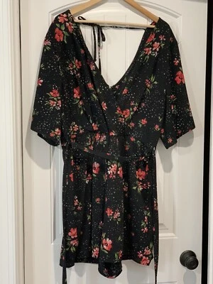 Trixxi Floral Mameluco Skort Talla 1X Negro Rojo Sobrepelliz Cinturón Cottage Core Romántico Foto 1 de 4