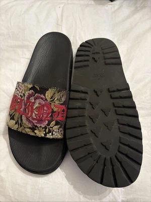 AUTÉNTICO GUCCI | Toboganes de piscina Blind For Love bordados para hombre talla 12 usados en excelente estado Foto 1 de 4