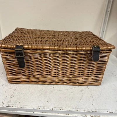 F&M STYLE  Wicker Hamper Basket Fortnum And Mason STYLE Wine Chest Storage - Image 1 of 4