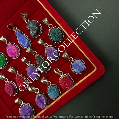 Venta Lote de 10 colgantes de diseño enchapados en plata de ley 925 con piedras preciosas druzy de titanio Foto 1 de 4