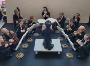 Vintage Antartidee Orchestra Made In Italy Figurine 1990 - Picture 1 of 24