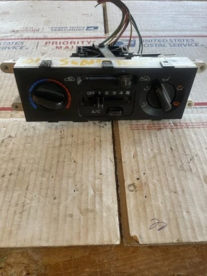 01 2001 Subaru Forester Temperatura Climatizador Aire Acondicionado Calentador de Salpicadero Foto 1 de 4