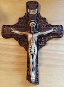 Vintage Syroco Faux ANTIQUE Wood Crucifix Wall Cross The Lord Jesus 9"x7" - Picture 1 of 7