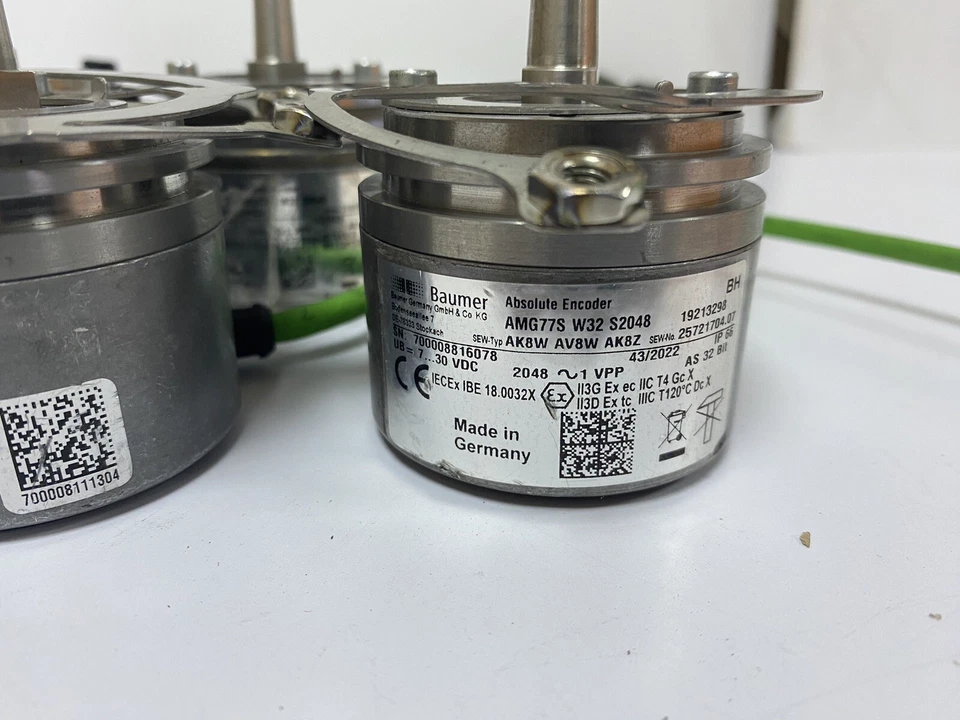 Baumer Absolute Encoder AMG77S W32 S2048 sew-Typ AK8W AV8W AK8Z - Image 1 of 4