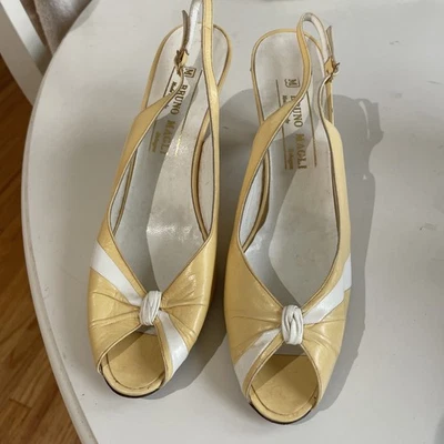 Gorgeous Vintage 1970s Yellow Italian Leather Slingback Heel Bruno Magli 8.5 AA - Image 1 of 4