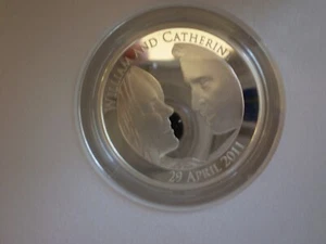 NEW 2011 UK GBP5 Royal Wedding Silver Proof The Royal Mint COA +Box - Picture 1 of 4