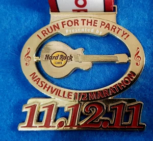 NASHVILLE 2011 1/2 MARATHON SPIN GUITAR I RUN FOR THE PARTY AWARD Hard Rock Cafe - Picture 1 of 3