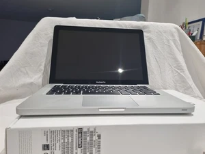 Apple MacBook Pro 13-Inch (1TB SSD, Intel Core i5, 2.5GHz, 8GB) Laptop - Silver - Picture 1 of 20