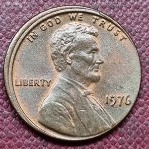 1976 Lincoln Memorial Cent 1c ERROR Off Center #94167 - Picture 1 of 2